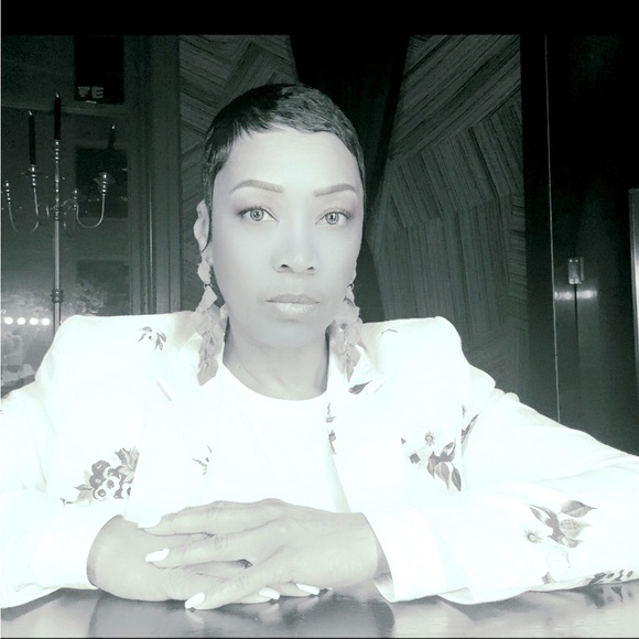 Meet your Posher, Tonja - Picture 1 of 1